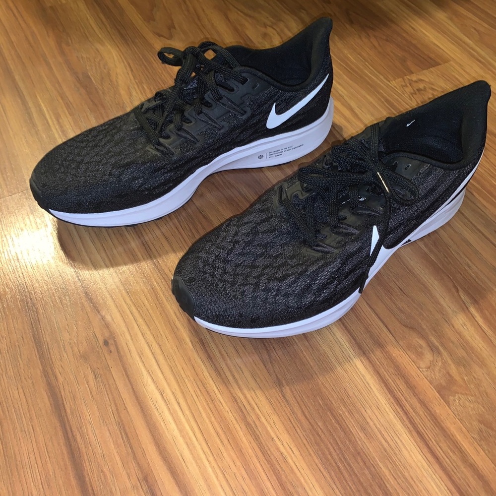 NWOT Size 10 Women’s Nike Shoes